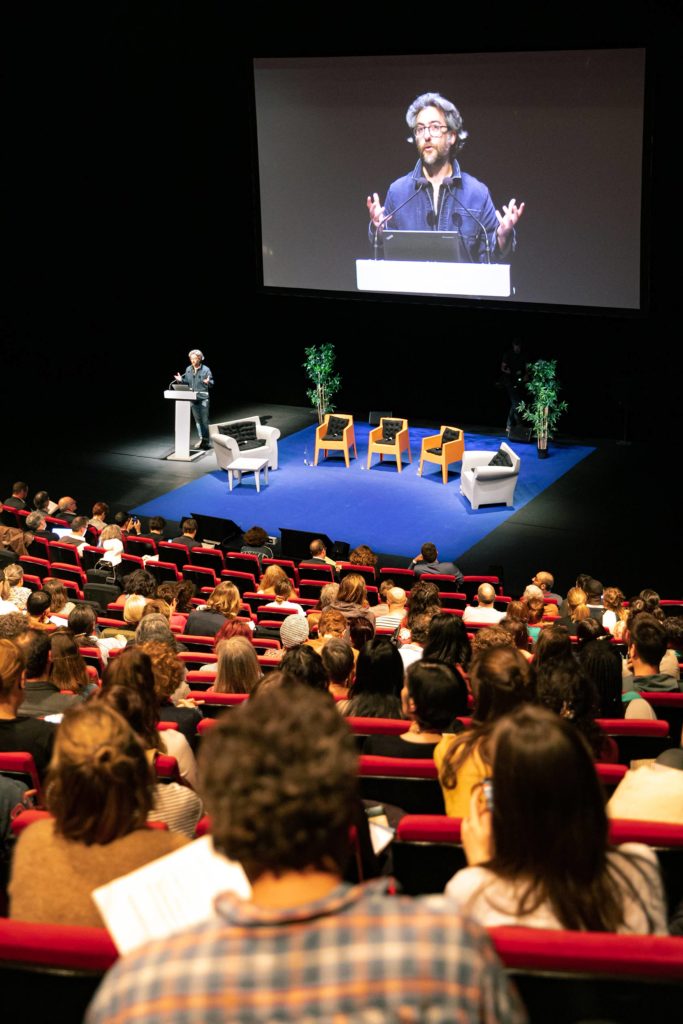 Vue du public aux rencontres "Cultures et politiques de la jeunesse" à Villeurbanne